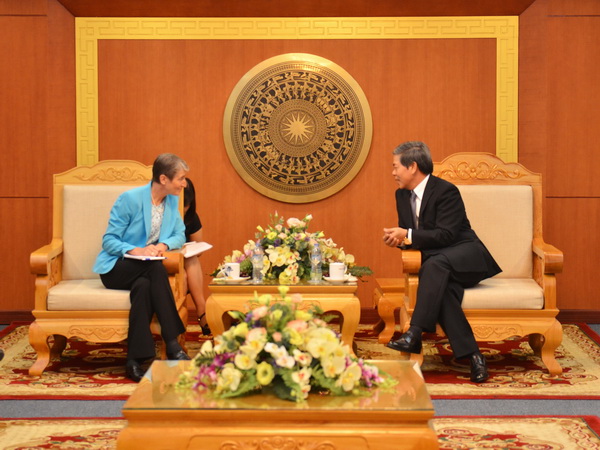 Bộ[-]Tài[-]nguyên[-]và[-]Môi[-]trường[-]Việt[-]Nam[-]tiếp[-]Bộ[-]Nội[-]vụ[-]Hoa[-]Kỳ